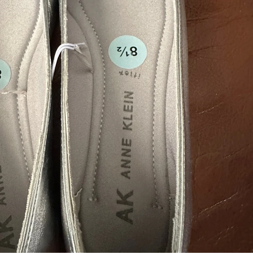 AK Anne Klein Silver and Black Flats